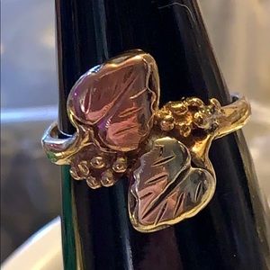 Vintage black hills gold ring 10 karat.